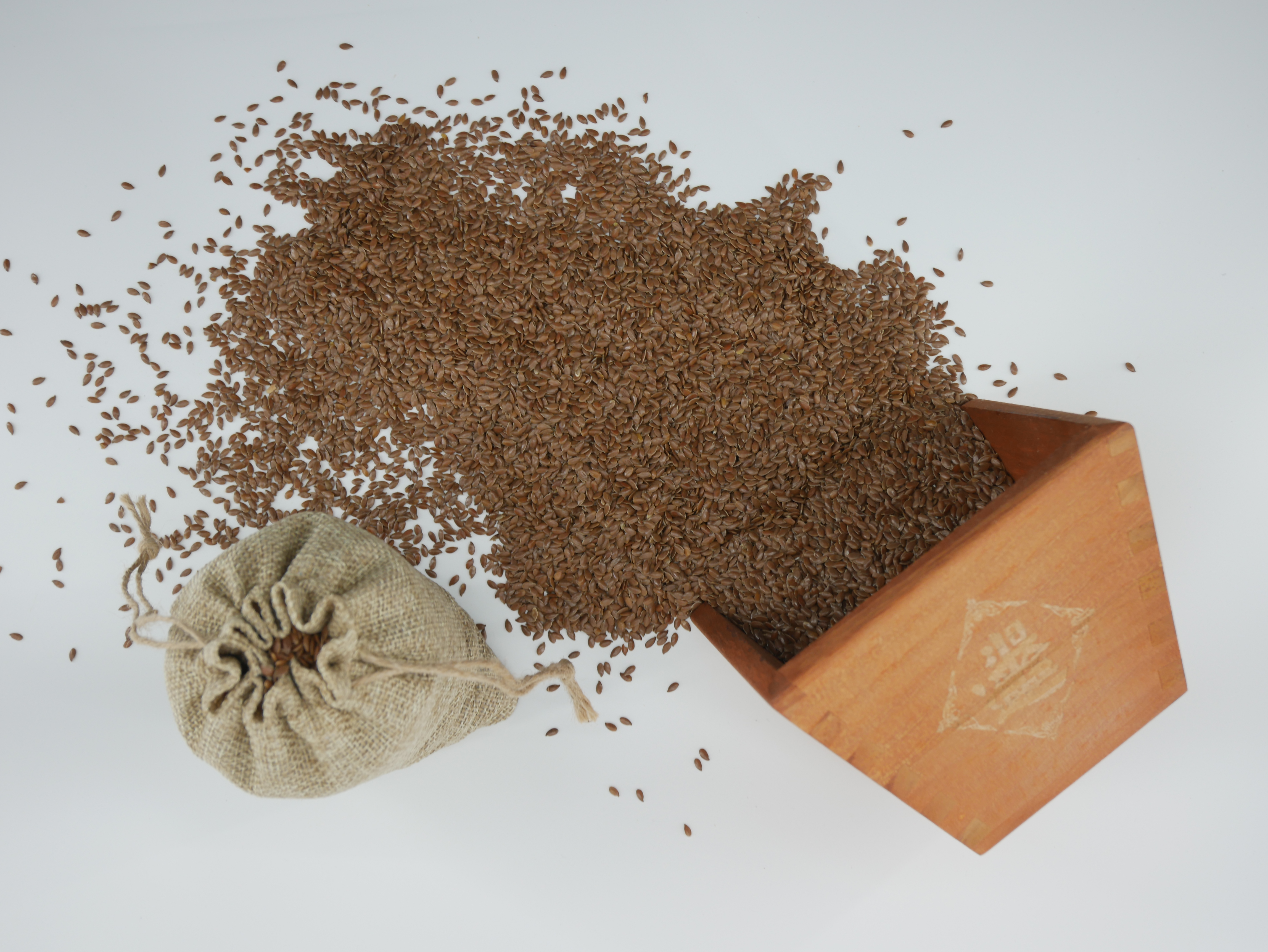 棕色亚麻籽
